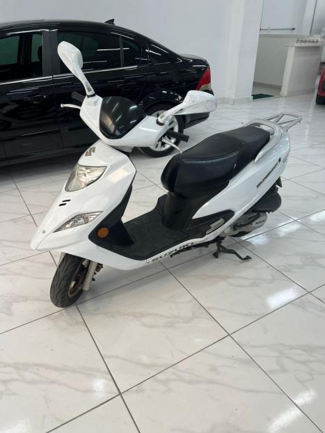 SUZUKI Burgman 125 , Foto 3