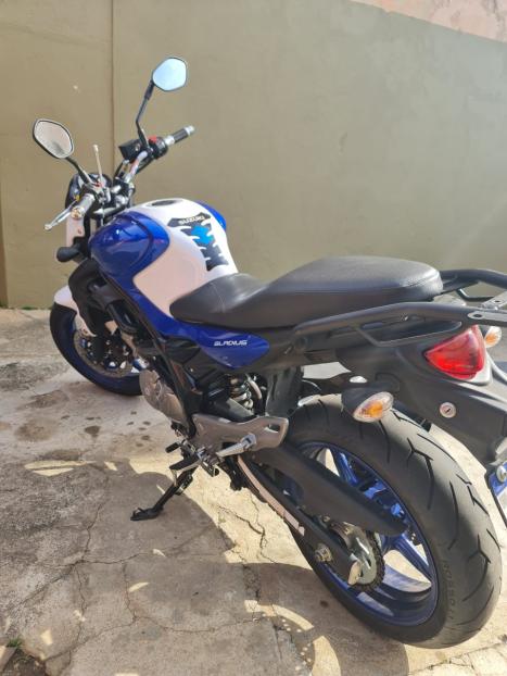 SUZUKI Gladius 650 , Foto 4