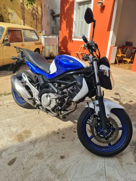 SUZUKI Gladius 650 , Foto 5