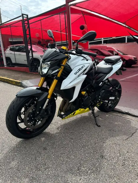 SUZUKI GSX-S 750 ABS, Foto 4