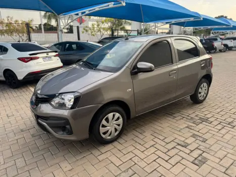 TOYOTA Etios Hatch 1.3 16V 4P FLEX X, Foto 2
