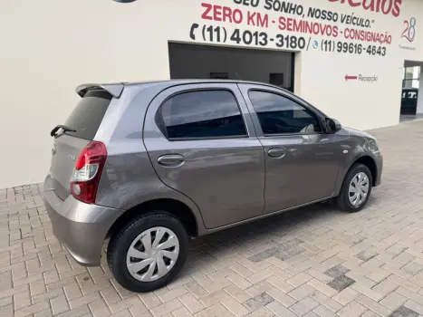 TOYOTA Etios Hatch 1.3 16V 4P FLEX X, Foto 3