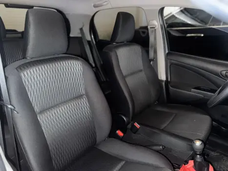 TOYOTA Etios Hatch 1.3 16V 4P FLEX X, Foto 5