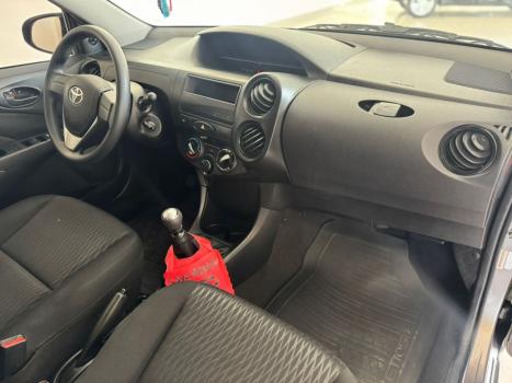 TOYOTA Etios Hatch 1.3 16V 4P FLEX X, Foto 4