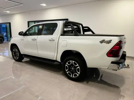 TOYOTA Hilux Caminhonete 2.8 16V SRX 4X4 TURBO DIESEL CABINE DUPLA AUTOMTICO, Foto 4