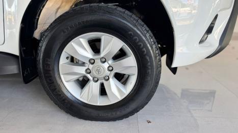 TOYOTA Hilux Caminhonete 2.7 16V 4P SR FLEX CABINE DUPLA, Foto 9