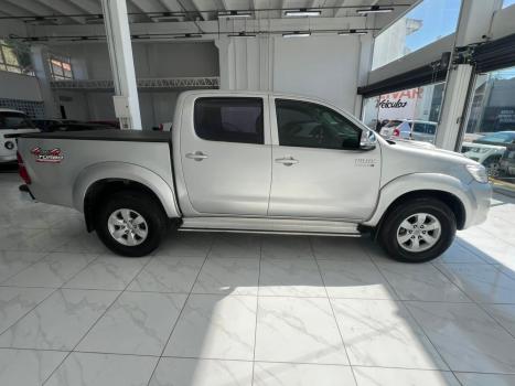 TOYOTA Hilux Caminhonete 3.0 4P 4X4 SRV TURBO DIESEL CABINE DUPLA AUTOMTICO, Foto 3