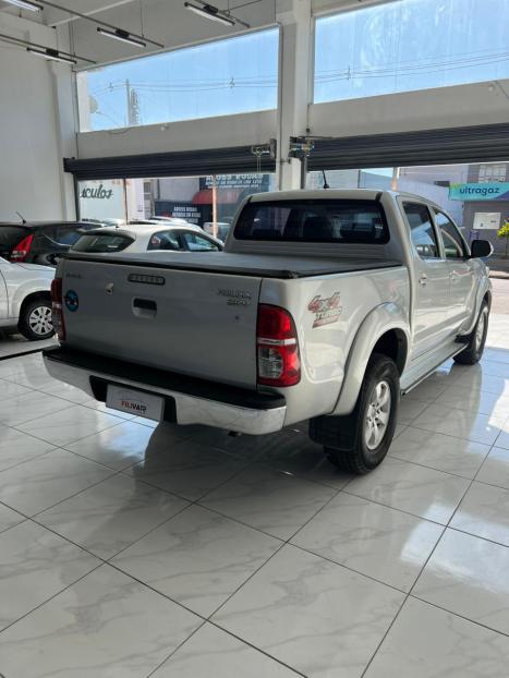 TOYOTA Hilux Caminhonete 3.0 4P 4X4 SRV TURBO DIESEL CABINE DUPLA AUTOMTICO, Foto 4
