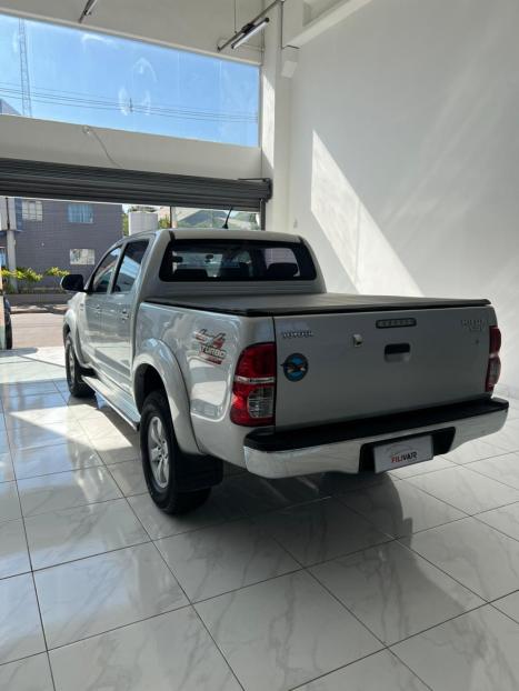 TOYOTA Hilux Caminhonete 3.0 4P 4X4 SRV TURBO DIESEL CABINE DUPLA AUTOMTICO, Foto 6
