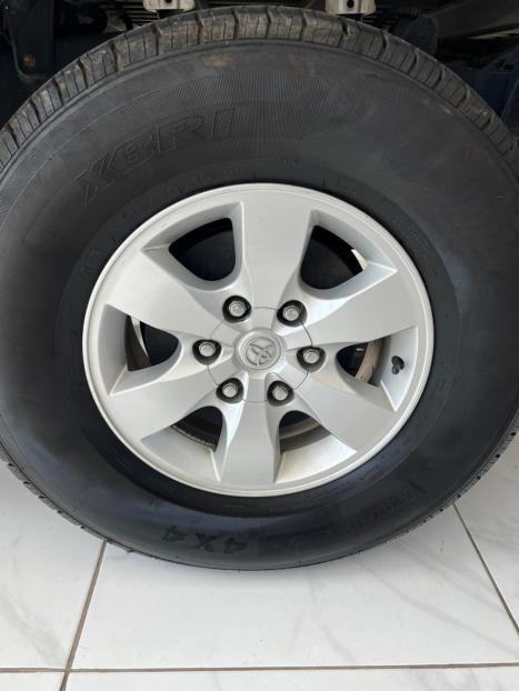 TOYOTA Hilux Caminhonete 3.0 4P 4X4 SRV TURBO DIESEL CABINE DUPLA AUTOMTICO, Foto 15