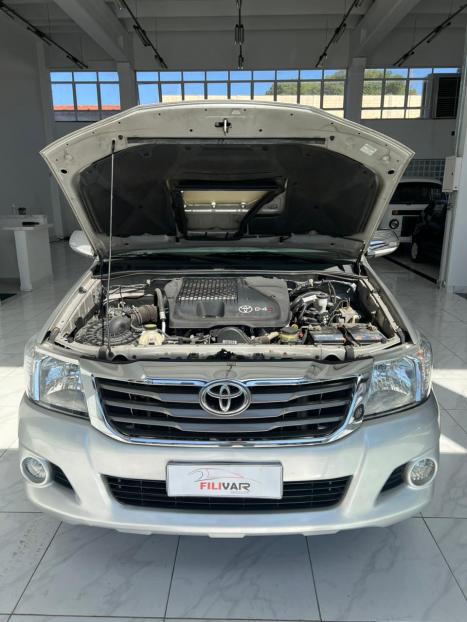 TOYOTA Hilux Caminhonete 3.0 4P 4X4 SRV TURBO DIESEL CABINE DUPLA AUTOMTICO, Foto 16