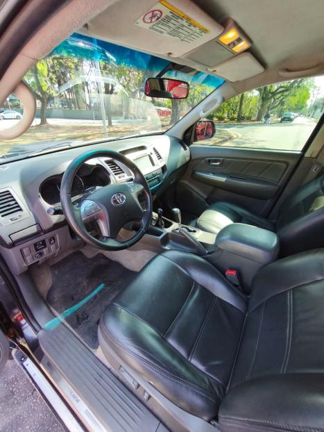 TOYOTA Hilux Caminhonete 3.0 4P 4X4 SRV TURBO DIESEL CABINE DUPLA AUTOMTICO, Foto 6
