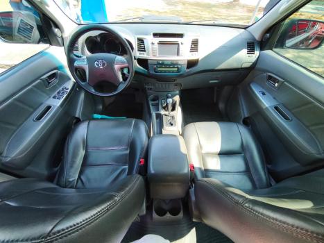 TOYOTA Hilux Caminhonete 3.0 4P 4X4 SRV TURBO DIESEL CABINE DUPLA AUTOMTICO, Foto 8
