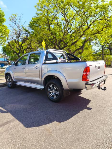 TOYOTA Hilux Caminhonete 2.7 16V 4P SRV FLEX CABINE DUPLA AUTOMTICO, Foto 3