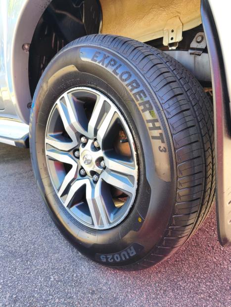 TOYOTA Hilux Caminhonete 2.7 16V 4P SRV FLEX CABINE DUPLA AUTOMTICO, Foto 10