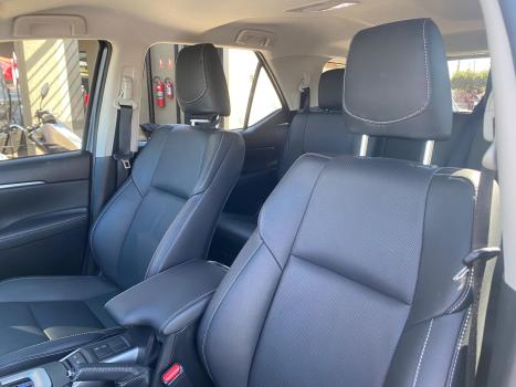TOYOTA Hilux SW4 2.8 16V 4P SRX PLATINUM 4X4 7 LUGARES TURBO DIESEL AUTOMTICO, Foto 5