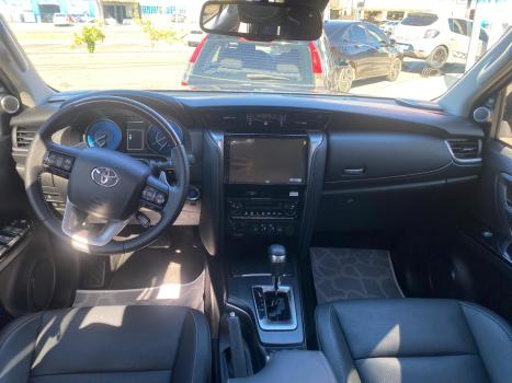 TOYOTA Hilux SW4 2.8 16V 4P SRX PLATINUM 4X4 7 LUGARES TURBO DIESEL AUTOMTICO, Foto 7