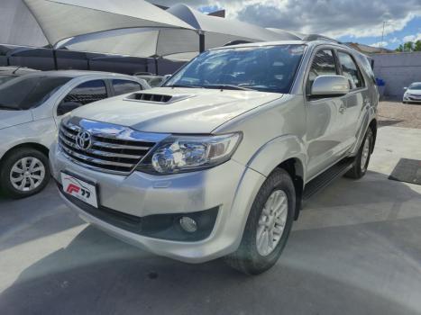 TOYOTA Hilux SW4 3.0 16V 4P SRV 4X4 7 LUGARES TURBO DIESEL AUTOMTICO, Foto 1