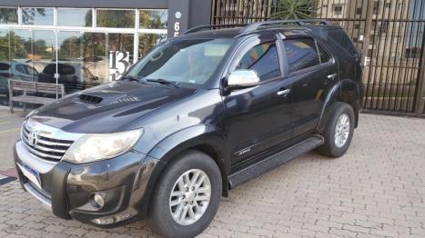 TOYOTA Hilux SW4 3.0 16V 4P SRV 4X4 7 LUGARES TURBO DIESEL AUTOMTICO, Foto 3
