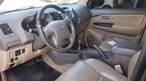 TOYOTA Hilux SW4 3.0 16V 4P SRV 4X4 7 LUGARES TURBO DIESEL AUTOMTICO, Foto 7