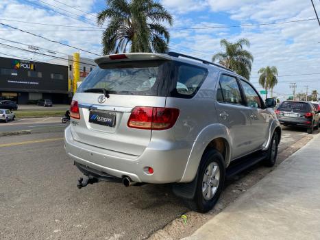 TOYOTA Hilux SW4 3.0 16V 4P SRV 4X4 7 LUGARES TURBO DIESEL AUTOMTICO, Foto 4