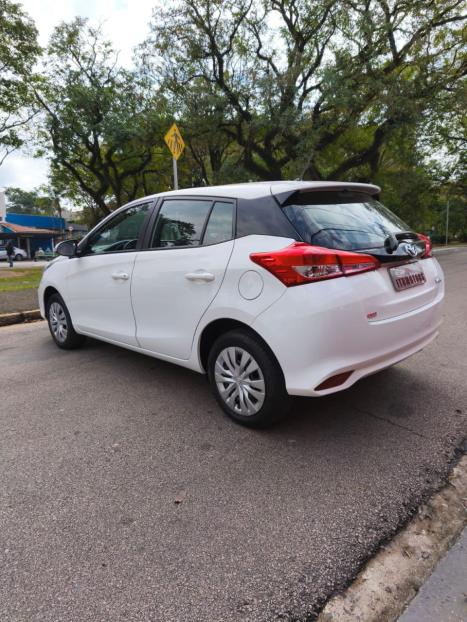 TOYOTA Yaris Hatch 1.5 16V 4P FLEX XL MULTIDRIVE AUTOMTICO CVT, Foto 4