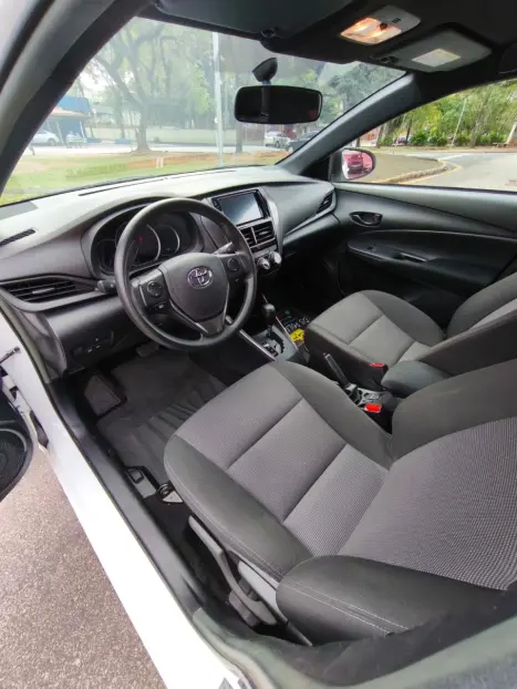TOYOTA Yaris Hatch 1.5 16V 4P FLEX XL MULTIDRIVE AUTOMTICO CVT, Foto 10