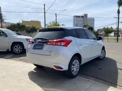 TOYOTA Yaris Hatch 1.5 16V 4P FLEX XL PLUS CONNECT MULTIDRIVE AUTOMTICO CVT, Foto 6
