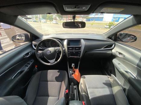 TOYOTA Yaris Hatch 1.5 16V 4P FLEX XL PLUS CONNECT MULTIDRIVE AUTOMTICO CVT, Foto 8
