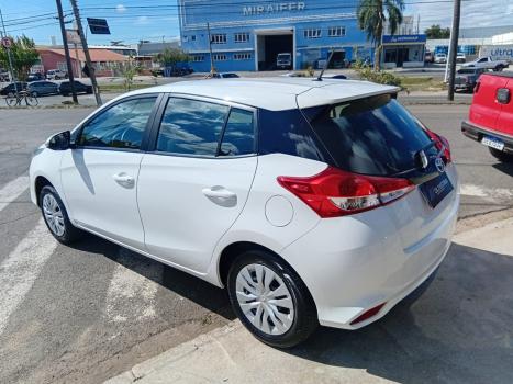TOYOTA Yaris Hatch 1.3 16V 4P FLEX XL PLUS TECH MULTIDRIVE AUTOMTICO CVT, Foto 4