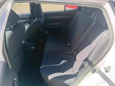 TOYOTA Yaris Hatch 1.3 16V 4P FLEX XL PLUS TECH MULTIDRIVE AUTOMTICO CVT, Foto 11