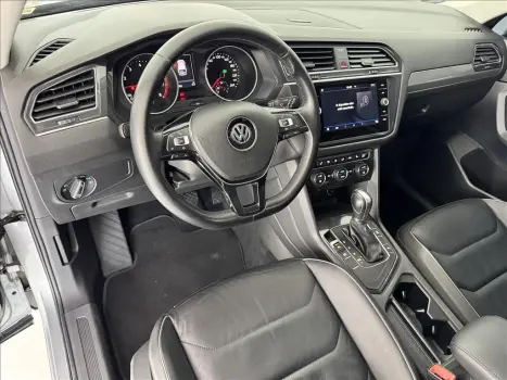 VOLKSWAGEN Tiguan 1.4 250 TSI TOTAL FLEX ALLSPACE COMFORTLINE TURBO AUTOMTICO TIPTRONIC, Foto 8