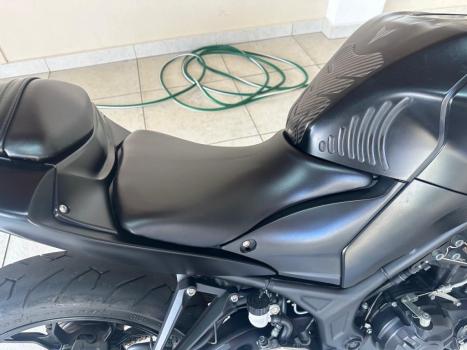 YAMAHA MT-03 300 ABS, Foto 6