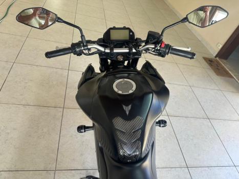YAMAHA MT-03 300 ABS, Foto 16