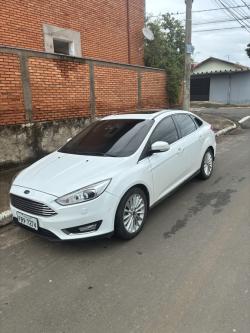 FORD Focus Sedan 2.0 16V 4P FLEX TITANIUM POWERSHIFT AUTOM�TICO