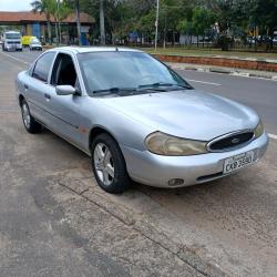 FORD Mondeo 2.0 16V 4P GHIA AUTOM�TICO
