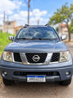 NISSAN Frontier 2.5 4X4 LE CABINE DUPLA TURBO DIESEL AUTOMÁTICO