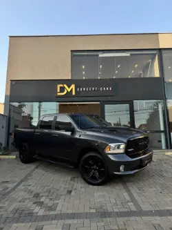 RAM Classic 5.7 V8 32V 4P HEMI LARAMIE AUTOM�TICO