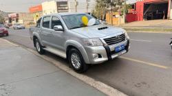 TOYOTA Hilux Caminhonete 3.0 4P 4X4 SRV TURBO DIESEL CABINE DUPLA AUTOMTICO
