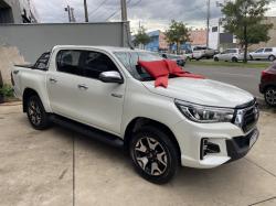 TOYOTA Hilux Caminhonete 2.8 16V SRX 50 ANOS 4X4 TURBO DIESEL CABINE DUPLA AUTOM�TICO