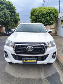 TOYOTA Hilux Caminhonete 3.0 4P 4X4 SRV TURBO DIESEL CABINE DUPLA AUTOMÁTICO