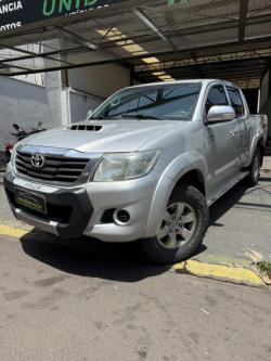 TOYOTA Hilux Caminhonete 3.0 4P 4X4 SRV TURBO DIESEL CABINE DUPLA AUTOMÁTICO