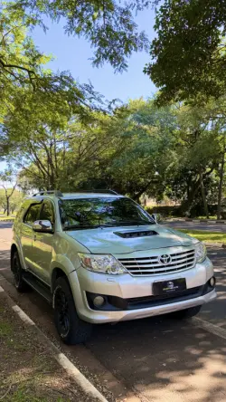 TOYOTA Hilux SW4 2.7 16V 4P SR AUTOM�TICO