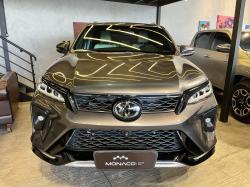 TOYOTA Hilux SW4 2.8 4P SRX 4X4 DIAMOND 7 LUGARES TURBO DIESEL AUTOM�TICO