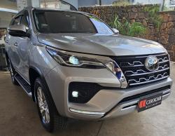 TOYOTA Hilux SW4 2.8 16V 4P SRX 4X4 7 LUGARES TURBO DIESEL AUTOM�TICO