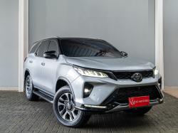 TOYOTA Hilux SW4 2.8 4P SRX 4X4 DIAMOND 7 LUGARES TURBO DIESEL AUTOM�TICO