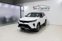 TOYOTA Hilux SW4 2.8 4P SRX 4X4 DIAMOND 7 LUGARES TURBO DIESEL AUTOM�TICO
