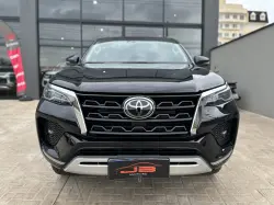 TOYOTA Hilux SW4 2.8 4P SRX 4X4 TURBO DIESEL AUTOMÁTICO
