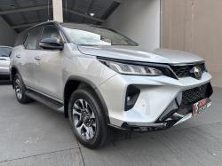 TOYOTA Hilux SW4 2.8 4P SRX 4X4 DIAMOND 7 LUGARES TURBO DIESEL AUTOMÁTICO