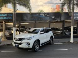TOYOTA Hilux SW4 2.8 16V 4P SRX 4X4 7 LUGARES TURBO DIESEL AUTOMÁTICO